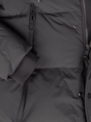 Ultraleichter Daunenparka mit Stretchanteil und Logo-Aufnäher