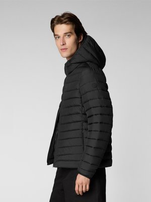 Leichte Steppjacke mit Kapuze und Plumtech®-Ausstattung