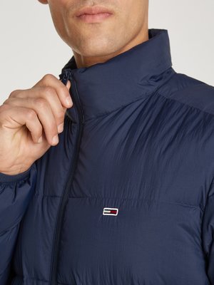 Leichte Daunenjacke mit Logo-Stickerei