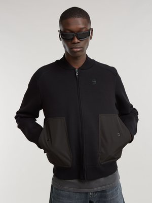 Gefütterte Sweatjacke mit Zip und aufgesetzten Taschen