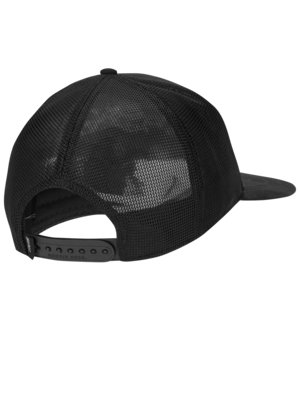 Cap mit Stier-Aufnäher und Mesh-Hinterteil