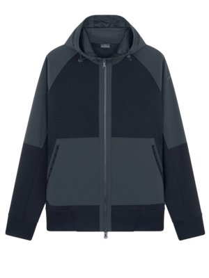 Wasserabweisender Sweatjacke mit Kapuze und Typhoon 20000-Ausstattung