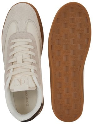 Low Top Sneaker mit Kontrast-Details