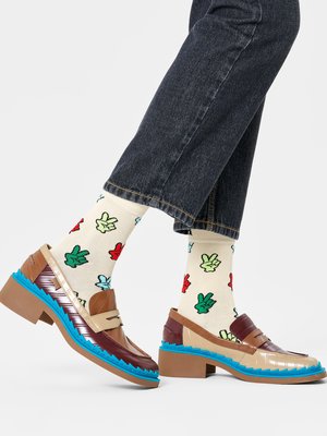 Socken-mit-Victory-Sign-Motiven