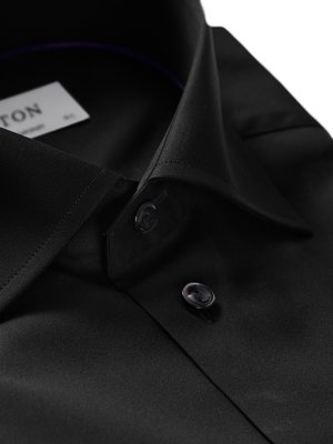 Unifarbenes Baumwollhemd in Twill-Qualität, Slim