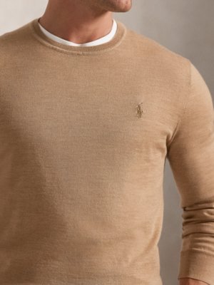 Leichter Pullover aus Merinowolle, Slim Fit