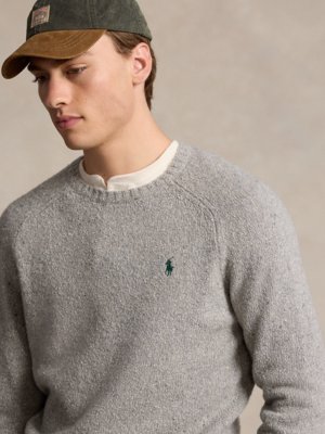 Pullover aus einem Wollgemisch mit Seidenanteil