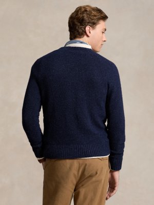 Pullover aus einem Wollgemisch mit Seidenanteil