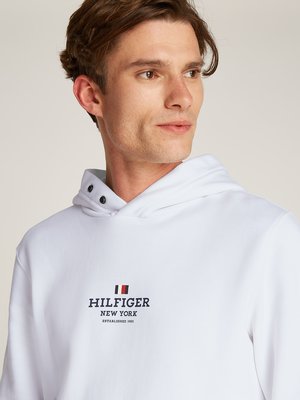 Hoodie mit Label-Print und Druckknöpfen am Kragen