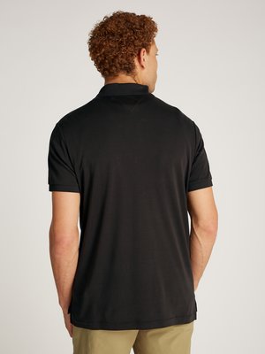 Glattes Poloshirt in jersey-Qualität mit Logo-Stickerei