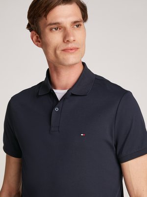 Glattes Poloshirt in jersey-Qualität mit Logo-Stickerei