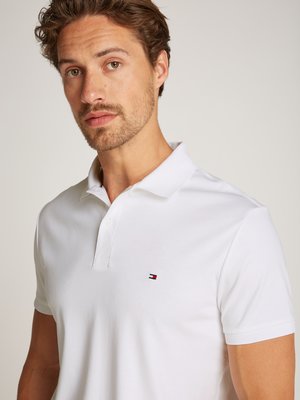 Glattes Poloshirt in jersey-Qualität mit Logo-Stickerei