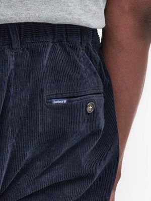 Cordhose mit Stretchanteil und Dehnbundeinsätzen, Relaxed Fit