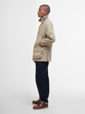 Leichte Jacke mit Cordkragen und Sturmriegel