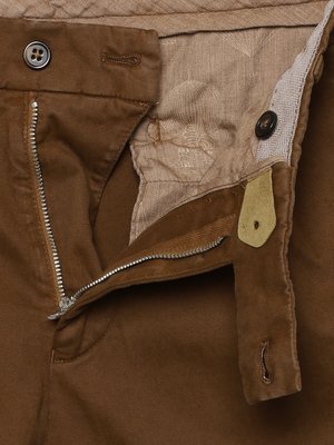 Chino aus einem elastischem Baumwoll-Mix mit Knopfriegel