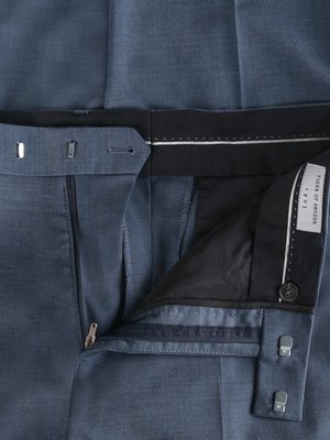 Einreihiger Anzug aus einem Schurwollmix mit Stretch