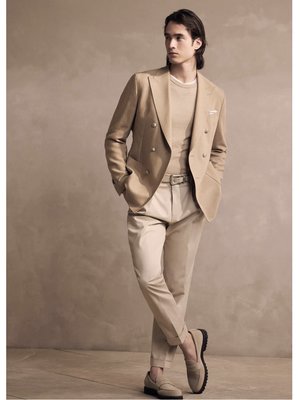 Chino aus Baumwolle und Stretch mit zwei Bundfalten, Shaped Fit