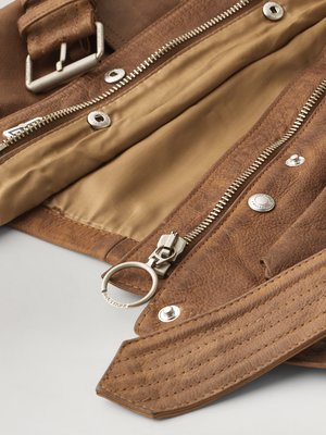 Trialmaster Panther Lederjacke mit aufgesetzten Taschen und Taillengürtel