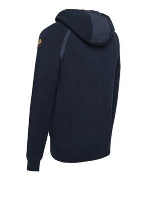 Sweatjacke mit Kapuze und Logo-Patch am Arm