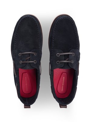 Bootsschuhe mit Profilsohle und Kontrastdetails