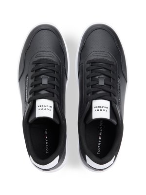 Leichtgewichtiger Basketball-Sneaker mit perforiertem Leder