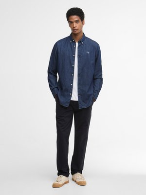 Jeanshemd mit kleiner Logo-Stickerei, Tailored Fit