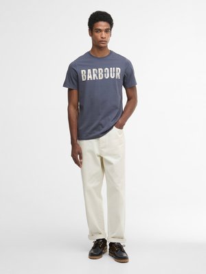 T-Shirt aus Baumwolle mit Label-Print, Tailored Fit