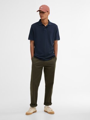 Piqué-Poloshirt aus Baumwolle mit Label-Schriftzug, Tailored Fit