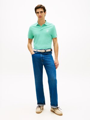 Poloshirt aus einem Baumwoll-Mesh mit Monogramm-Stickerei, Regular Fit