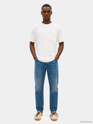 Baumwoll-T-Shirt in Frottee-Qualität mit Brusttasche, Relaxed Fit