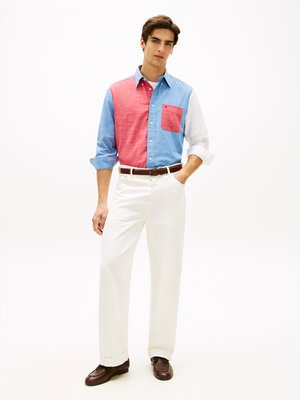 Baumwollhemd mit Brusttasche und Colorblocking-Muster, Classic Fit