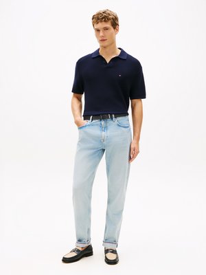 Leichtes Strick-Poloshirt mit kleiner Flag-Stickerei