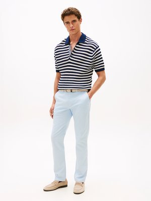 Twill-Chino Denton mit Stretchanteil, Slim Straight Fit