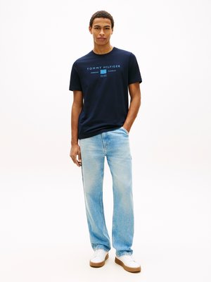 Softes T-Shirt mit Label-Schriftzug, Regular
