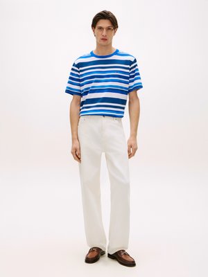 T-Shirt aus luftigem Baumwoll-Crepe mit Ringelstreifen, Relaxed Fit