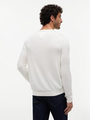Leichter Strick-Pullover mit Lyocell und Logo-Stickerei