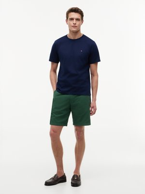 Softes T-Shirt mit kleiner Logo-Stickerei, Regular Fit