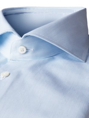 Vollzwirn-Hemd mit Fineliner-Streifen und Haifischkragen, Regular