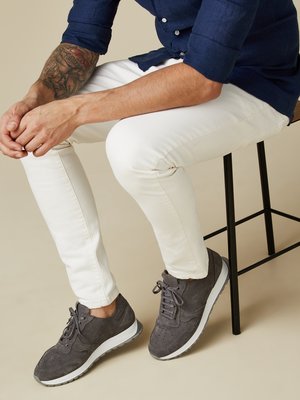 Leichter Runner-Sneaker aus Veloursleder