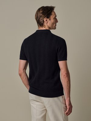 Strick-Poloshirt mit Fischgrätmuster und Leinenanteil