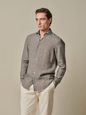 Unifarbenes Leinenhemd mit Haifischkragen, Slim Fit
