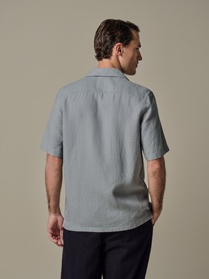 Kurzarmhemd aus Leinen mit Variokragen, Relaxed Fit