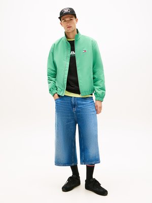 Blouson aus recyceltem Material mit Logo-Aufnäher