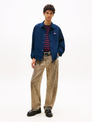 Overshirts aus einem Baumwollgemisch mit Logo-Stickerei