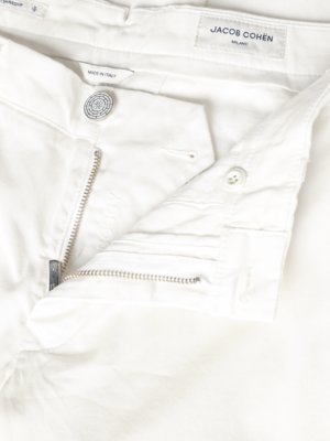 Glatte Chino Bobby aus einem Baumwoll-Stretch, Slim