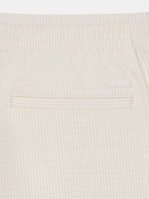 Leichte Shorts aus Baumwoll-Seersucker-Material