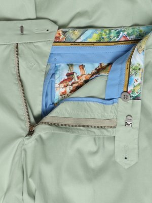 Chino Milano mit Lyocell-Anteil