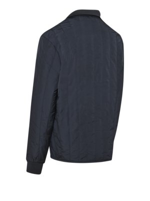 Leichte und wattierte Steppjacke mit kleinem Krokodil-Aufnäher