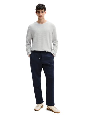 Leichter Strick-Pullover aus Baumwolle und Leinen, Regular Fit
