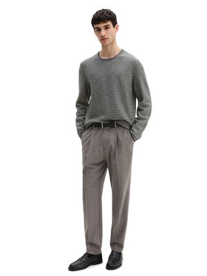 Leichter Strick-Pullover aus Baumwolle und Leinen, Regular Fit